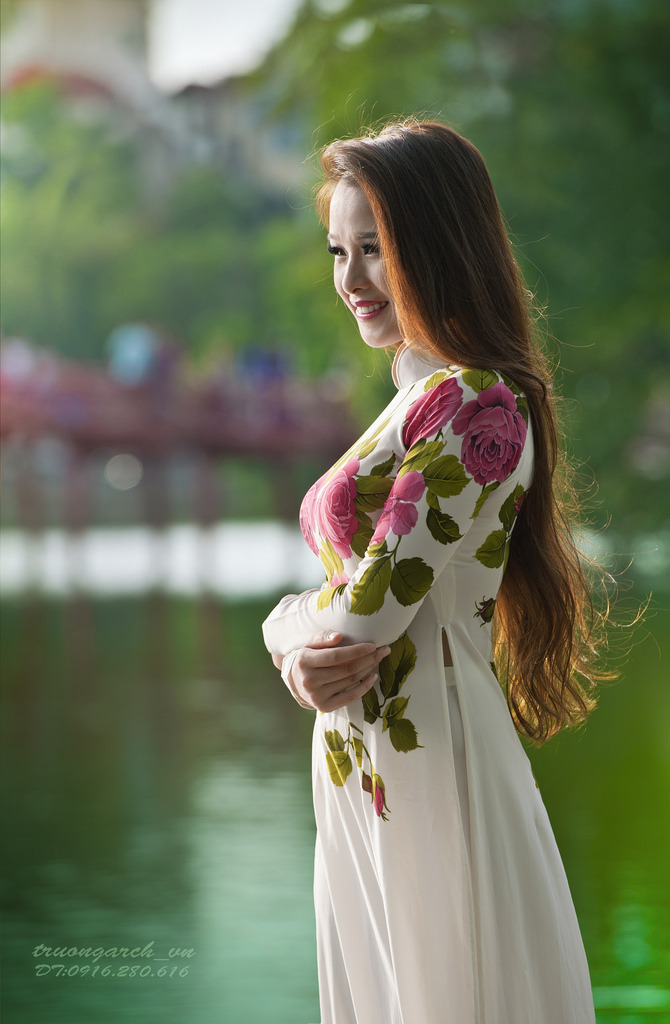 鄉(xiāng)野小妮
