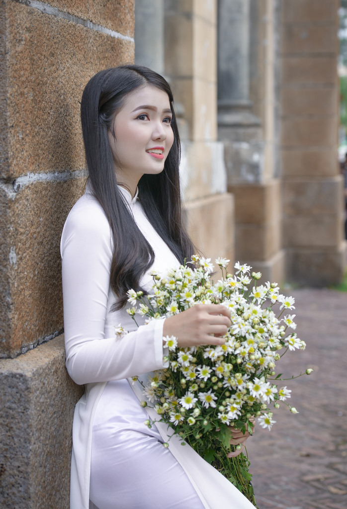美女扒開尿口來(lái)摸