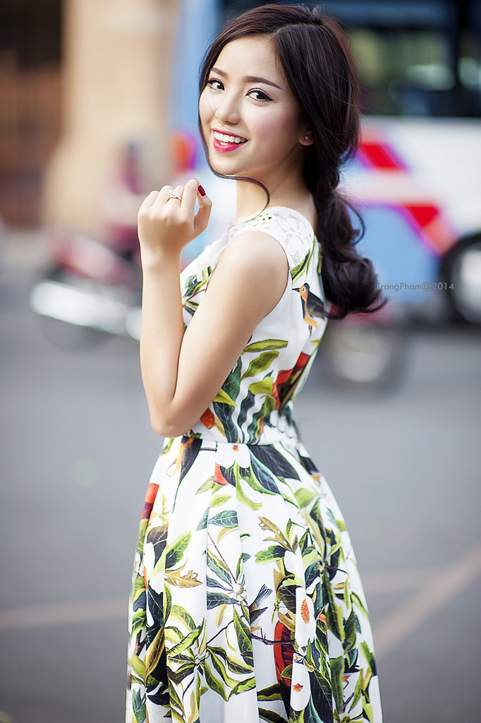 美女撒尿部位無(wú)遮擋