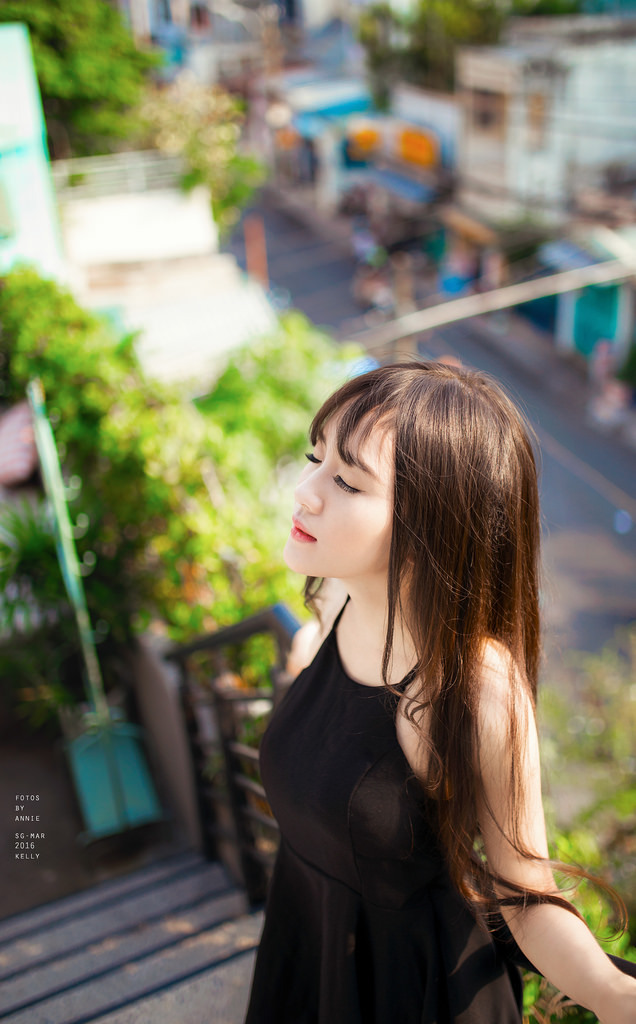 女同桌用腳幫我打我飛機(jī)